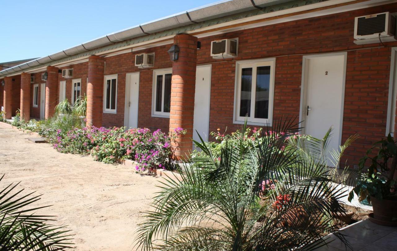 Hotel Golondrina Filadelfia Exterior photo